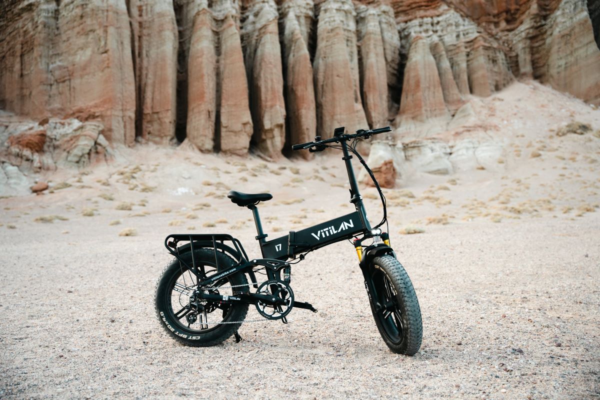 E-Bikes vs. Regular Bicycles : Key Differences